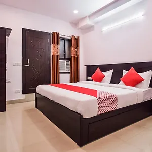 Hotel Oyo 23296 Quality Time ***
