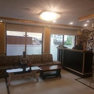 Hotel Kanishka Palace **